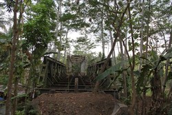 Nih Penampakan Jembatan Rel Kereta Mati yang Jadi Besi Tua