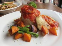 Menikmati Buttered Rice dengan Ikan Dori yang Lembut di Resto Vintage