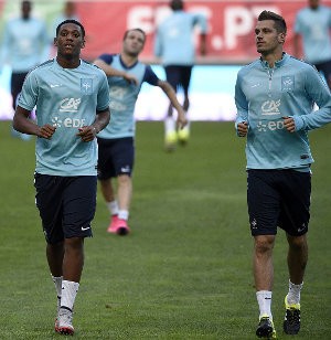 Demi Beradaptasi Cepat, Martial Minta Bantuan Schneiderlin