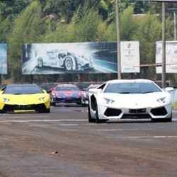 Mengenal Adu Cepat Lamborghini di Sentul