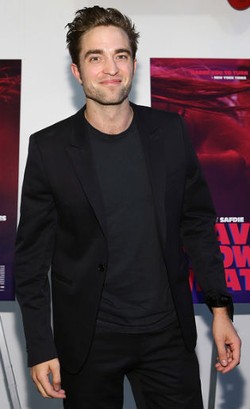 Tak Ingin Bertemu Kristen Stewart, Robert Pattinson Batal ke Venesia