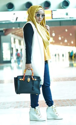 Selain Fashion Show, Ini yang Dilakukan Anniesa Hasibuan di New York