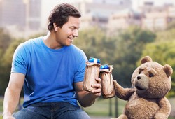 Ted 2: Masih Menghibur, Magic Si Boneka Beruang Mulai Luntur