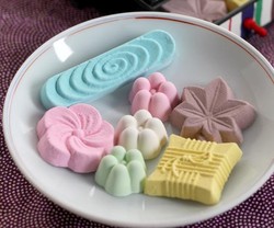 Kue-kue Cantik Khas Kanazawa Memikat Turis Wanita
