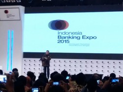 Buka Pameran Perbankan Terbesar, Jokowi Sumringah Dapat Laporan Bos BCA