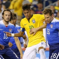 Neymar Dua Gol, Brasil Gebuk AS 4-1