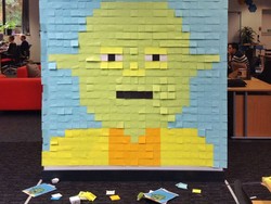 Unik! 3.597 Post-It Bentuk Mural Star Wars