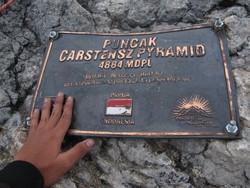 Hari ke-17: Rahasia Penting Usai Meraih Puncak Carstensz