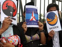 Demo Turunkan Jokowi-JK di DPR