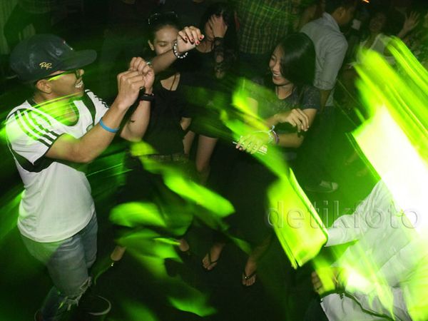 Pesta yang Tak Kenal Hari Kerja