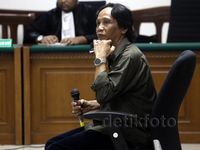 Hakim Tolak Eksepsi Mandra