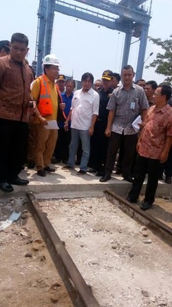 Rizal Mengepret di Priok: Hidupkan Rel Mati dan Naikkan Biaya Kontainer