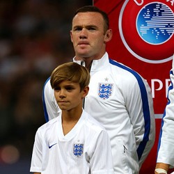 Kado Ultah Putra Beckham: Jadi Maskot Timnas Inggris