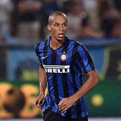 Miranda Diragukan Tampil Lawan Milan