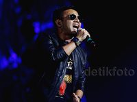 Aksi Sam Tsui dan Judika Buka Konser Bon Jovi di Jakarta