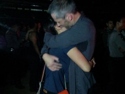 So Sweet! Wanita Ini Dilamar Saat Konser Bon Jovi Jakarta