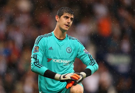 Cedera dan Butuh Operasi, Courtois Bakal Absen Lama