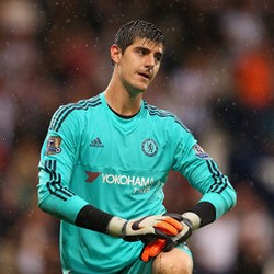 Cedera dan Butuh Operasi, Courtois Bakal Absen Lama