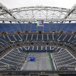 Hujan Mengancam, Laga Semifinal Tunggal Putri Ditunda