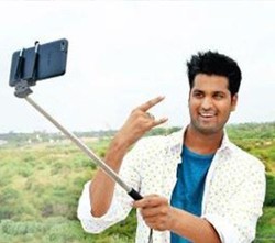 Pria Ini Berhenti Kerja untuk Latihan Pecahkan Rekor Selfie Terbanyak