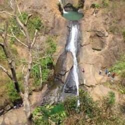 Air Terjun dengan 2 Kolam Alami, Ada di Kendal