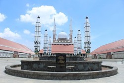 Kentalnya Nuansa Nabawi di Masjid Agung Jawa Tengah