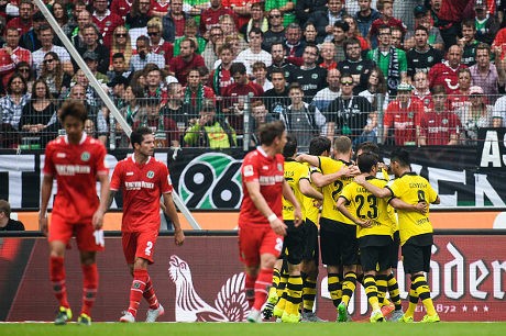 Kalahkan Hannover 4-2, Dortmund Masih Sempurna