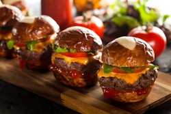 Yuk, Bikin Mini Burger untuk Arisan dan Bekal yang Praktis Enak!