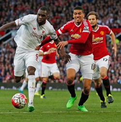 Tiga Poin MU Berkat Penguasaan Bola untuk Mengisolasi Benteke