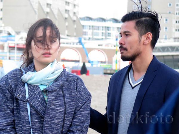 Intip Potongan Adegan Tatjana Saphira dan Chicco Jerikho di 'Negeri van Oranje'