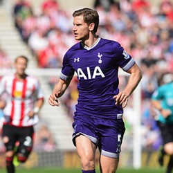 Tampil Lebih Sip, Kemenangan Spurs Juga Terbantu Hoki