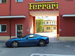 Mengapa Tak Memproduksi Mobil di Luar Negeri, Ferrari?