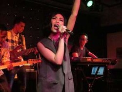 Rinni Wulandari Gelar Showcase 8 Tahun Berkarier Malam Ini