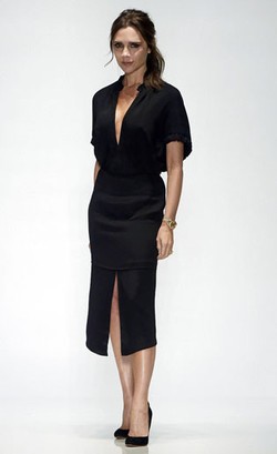 Victoria Beckham Pamerkan Koleksi Bergaya Edgy dan Sporty di NYFW