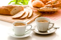 6 Makanan Ini Paling Cocok Disantap dengan Teh dan Kopi Hangat