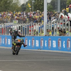 Runner Up Sebagai Hasil Perjudian Bradley Smith dengan Ban Slick