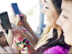 Dampak Buruk Poles Foto demi Medsos