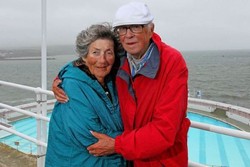 Romantis, Pasangan Turis Ini Selama 44 Tahun Liburan ke Tempat yang Sama