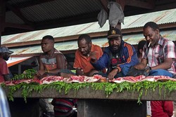 Awas Kakak, Jangan Sembarangan Foto di Pasar Wamena