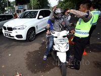 Ada Demo Guru Honorer, Lalin Asia Afrika Macet