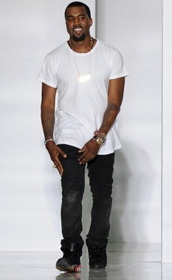 Show di NYFW, Kanye West Buat Desainer Anne Bowen Kesal