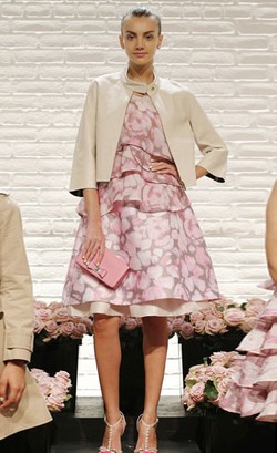 Koleksi Sepatu Kate Spade Terbaru Dituduh Tiru Desain Valentino