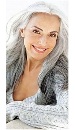 Ini Wanita 59 Tahun yang Masih Laris Jadi Model Fashion Hingga Bikini