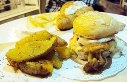 Traditional Home Kitchen: Mantap Mengenyangkan, Chicken Mustard Burger dan Croissant Chicken Sandwich