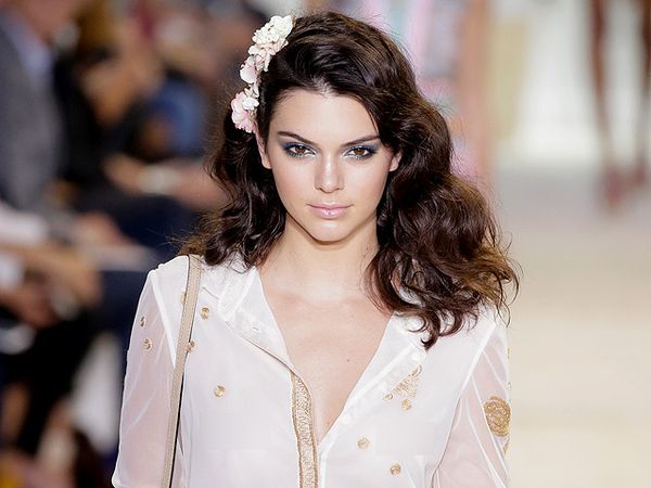 Cantiknya Kendall Jenner, Seperti Boneka!
