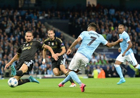 Gerrard Kritik Finishing Sterling, Pellegrini Membela