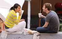Harta Rp 614 Triliun, Zuckerberg & Istri Tetap Apa Adanya