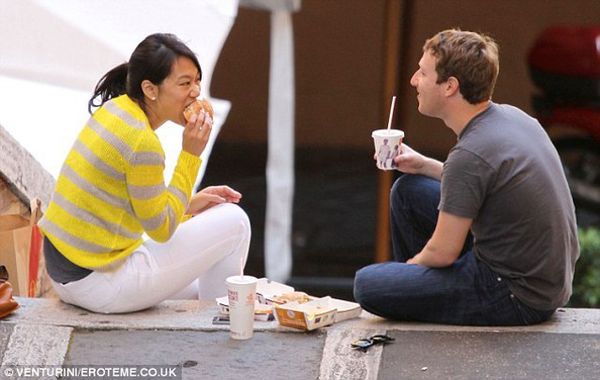 Harta Rp 614 Triliun, Zuckerberg & Istri Tetap Apa Adanya