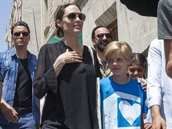 Shiloh Bergaya Tomboy, Pitt-Jolie Dikabarkan Konsultasi ke Ahli Transgender