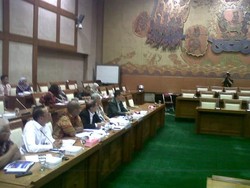 Di Depan DPR, RJ Lino Tampilkan Iklan Proyek New Tanjung Priok